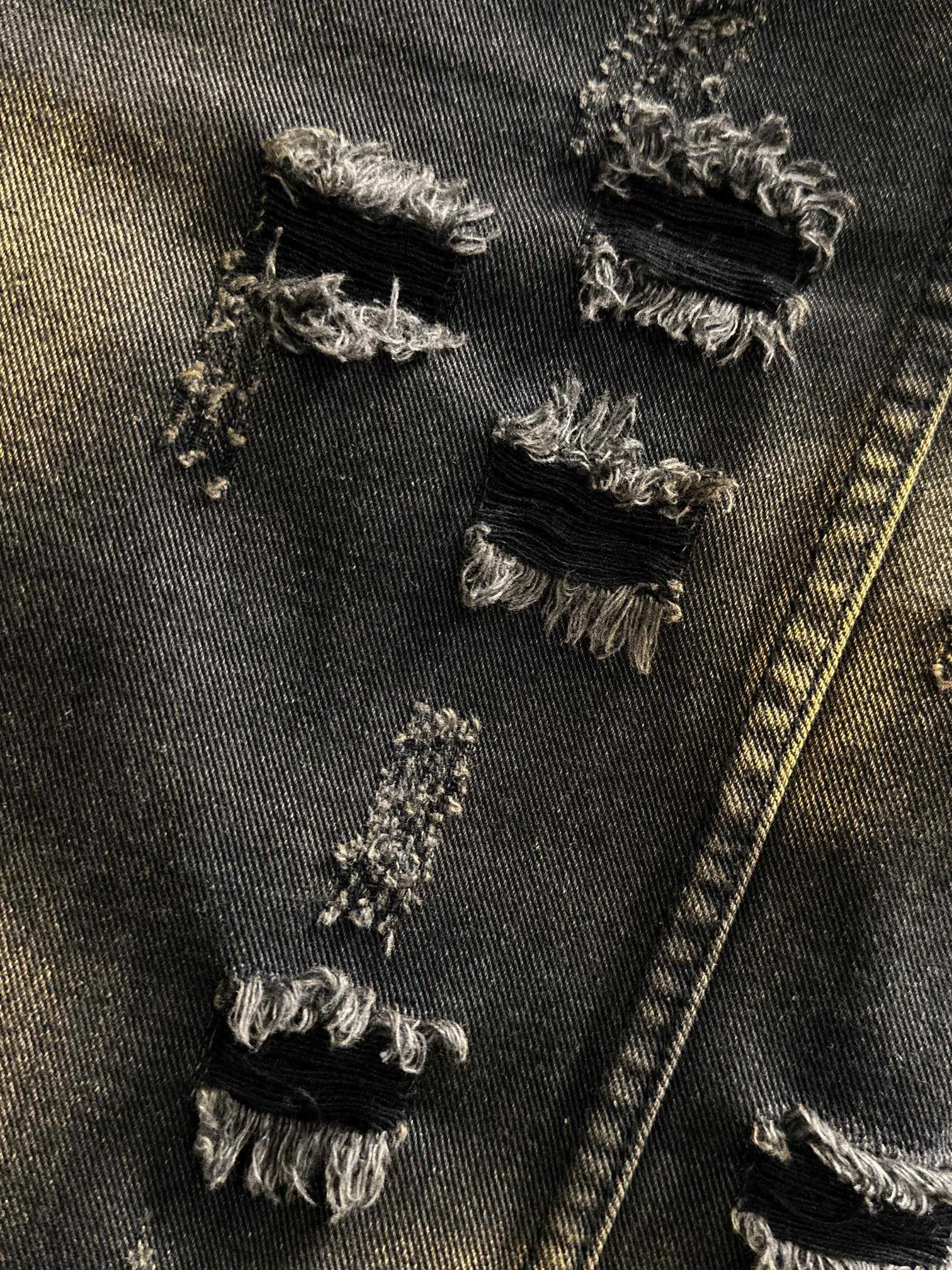 Paris 2026 catwalk style Premium customized jacquard denim jacket, the texture is first-class, the fabric is made of original jacquard material, brand LOGO is engraved, the Classic lapel denim jacket is simple and fashionable, low-key and luxurious. It is highly sought after by big stars and Internet celebrities, and is one of the must-have items for fashionistas! Sizes: S-3XL